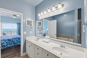 Shower, towels - Atlantis Villas 205, Myrtle Beach Condo Rental | Oceanfront Escape (North Myrtle Beach)
