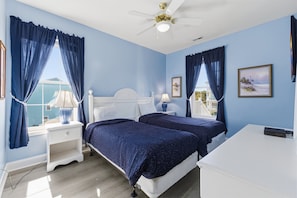 6 bedrooms, free WiFi, bed sheets - Atlantis Villas 205, Myrtle Beach Condo Rental | Oceanfront Escape (North Myrtle Beach)