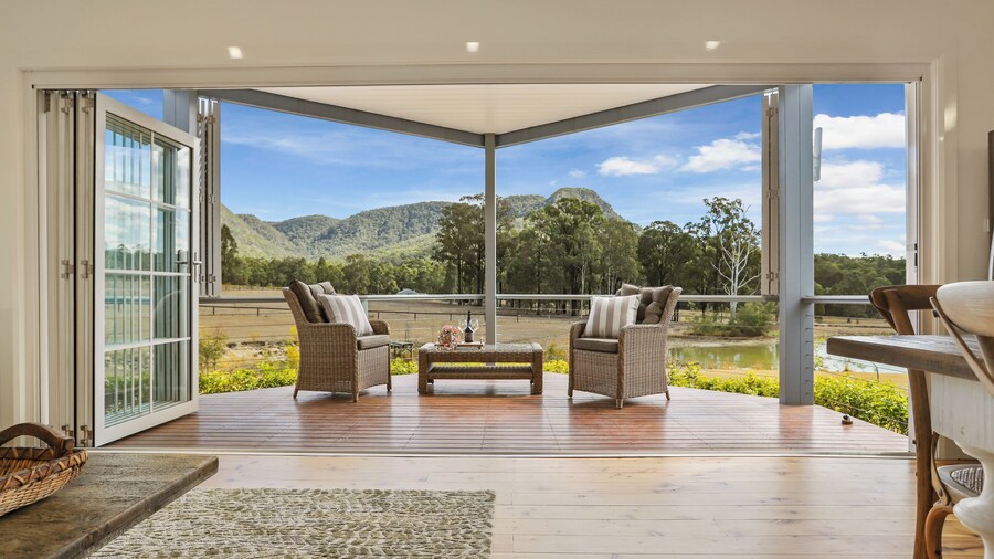 Brokenback Views Country Estate