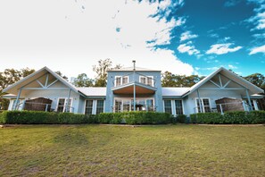 Fachada da propriedade