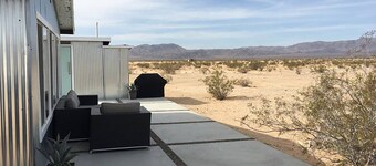 Wonder Valley Sky - A Beautiful Modern Joshua Tree Retreat