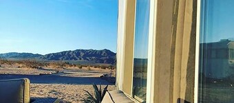 Wonder Valley Sky - A Beautiful Modern Joshua Tree Retreat
