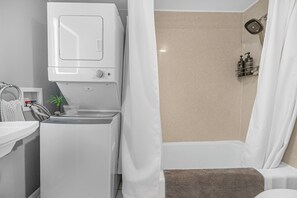 Hair dryer, towels, toilet paper - Clean, comfortable, spacious Fort Grounds apartment: great location!  (Coeur d'Alene)
