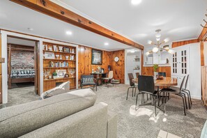 Interior - Clean, comfortable, spacious Fort Grounds apartment: great location!  (Coeur d'Alene)