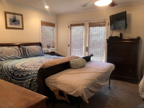 3 bedrooms, iron/ironing board, Internet, bed sheets