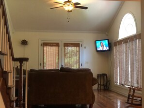 Flat-screen TV, fireplace, DVD player