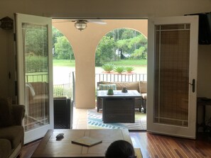 Flat-screen TV, fireplace, DVD player - Vacation Recreation Farm!  (Brunswick)