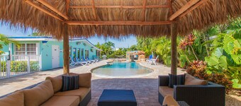 Waterfront & Privacy, Heated Pool  HotTub & waterfall, 60' Dock TikiHut, pets ok