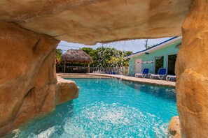Piscine extérieure, piscine chauffée