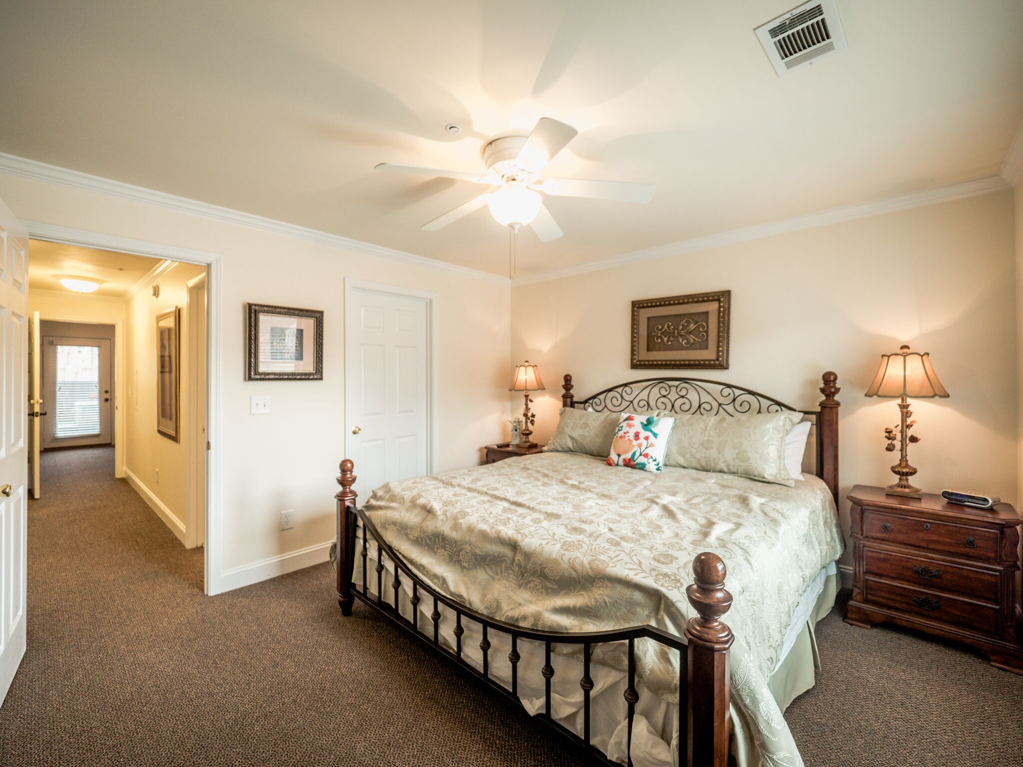 2 bedrooms, iron/ironing board, free WiFi, bed sheets