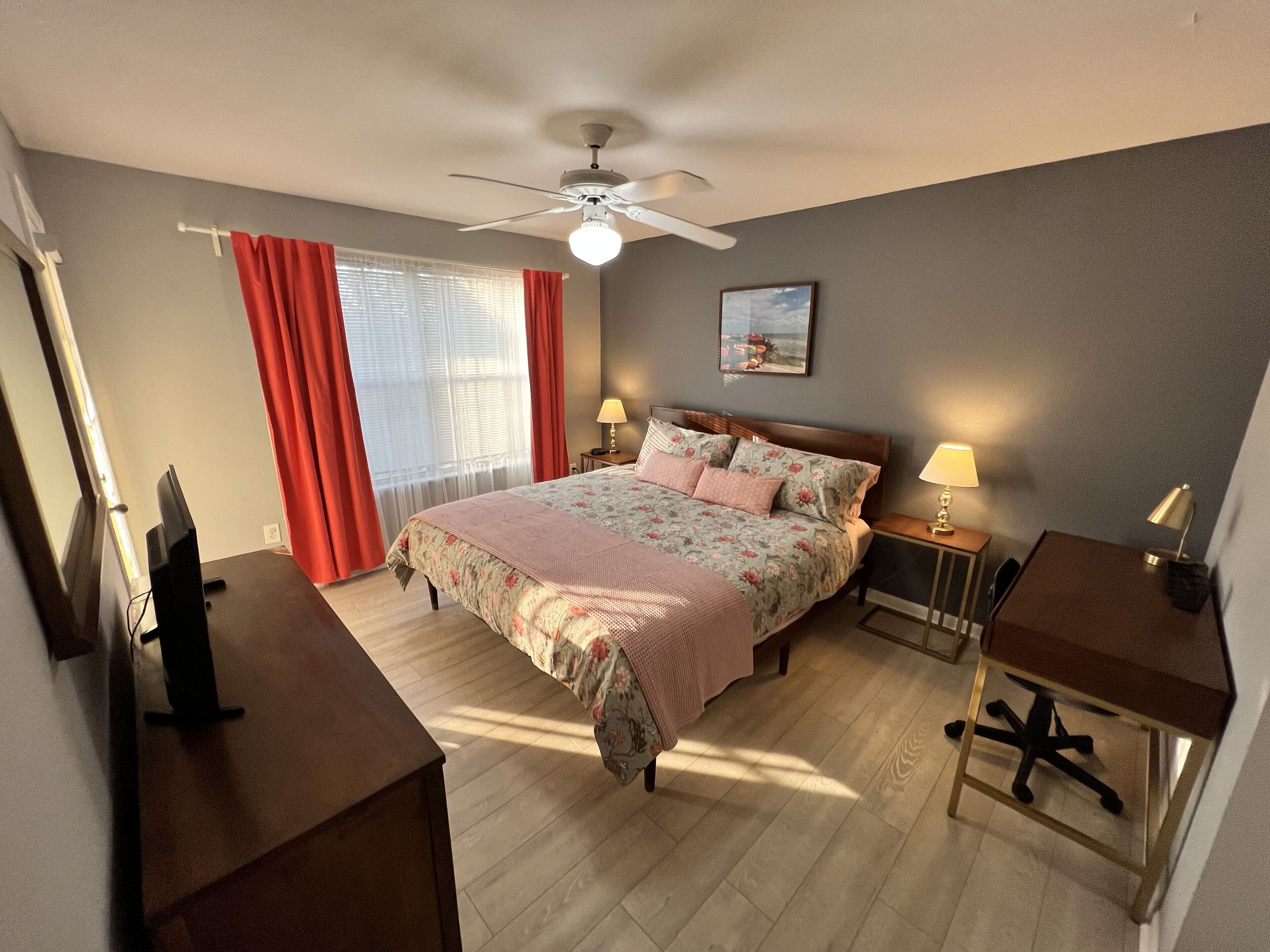 2 bedrooms, desk, iron/ironing board, WiFi (free)