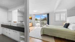 4 bedrooms, iron/ironing board, internet, bed sheets