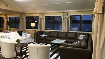 Smart TV, video games