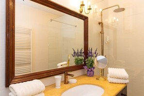 Shower, hair dryer, bidet, towels - Luxury Estate Villa Gorica packed in modern facilities, pickleball playground! (Dubrovnik)