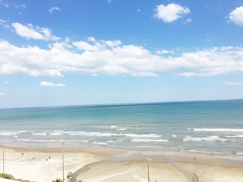 APART WATERFRONT WITH BARBECUE / POOL / WIFI