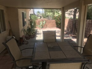 Outdoor dining - Nice and Cozy 3 Bed Room 2 Bathroom located in Gated Community 15 minutes (North Las Vegas)