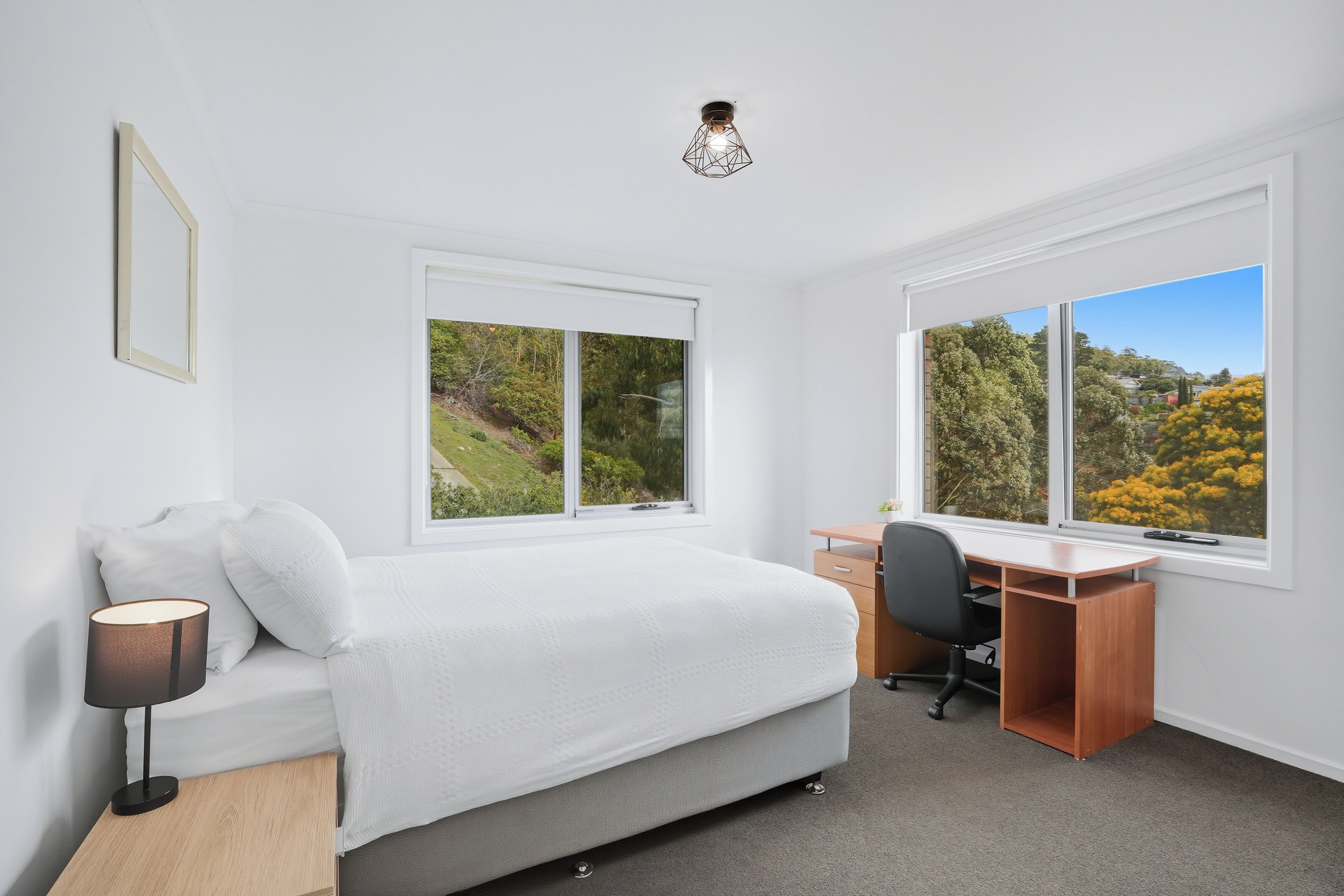 5 bedrooms, desk, iron/ironing board, WiFi (free)