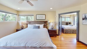 4 bedrooms, iron/ironing board, free WiFi, bed sheets