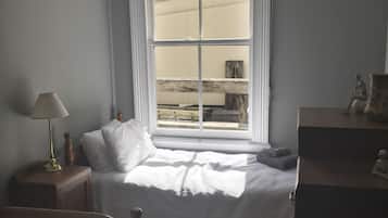 2 dormitorios, tabla de planchar con plancha, Internet y ropa de cama