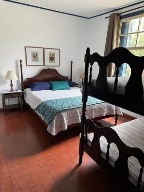 5 Schlafzimmer, Bügeleisen/Bügelbrett, kostenloses WLAN, Bettwäsche