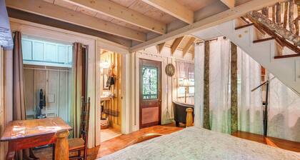 Back on Market! Creekside Studio Near Table Rock