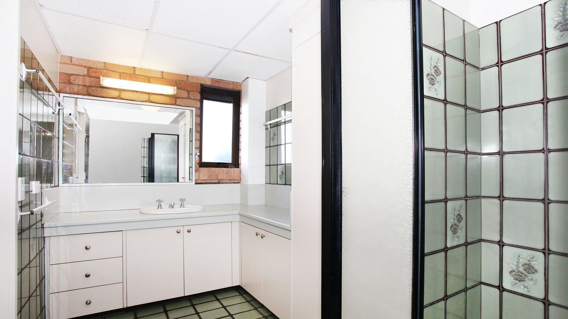Illawong 4 - 2 Bedroom Unit just opposite the Beach — image 11