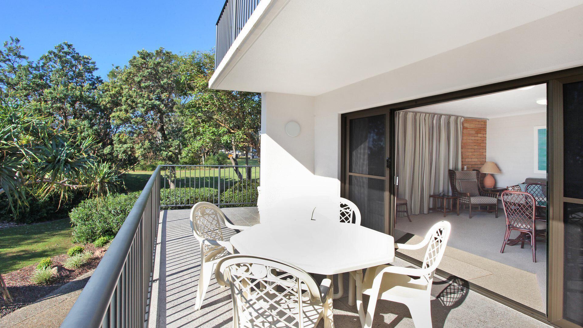 Illawong 4 - 2 Bedroom Unit just opposite the Beach — image 6