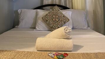 3 bedrooms, desk, iron/ironing board, WiFi