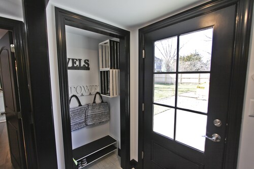 Completely Renovated Historical Home - The Black and White House 