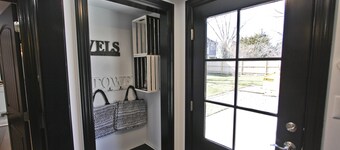 Completely Renovated Historical Home - The Black and White House 