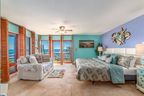 8 多间卧室、客房内保险箱、办公桌、熨斗/熨衣板