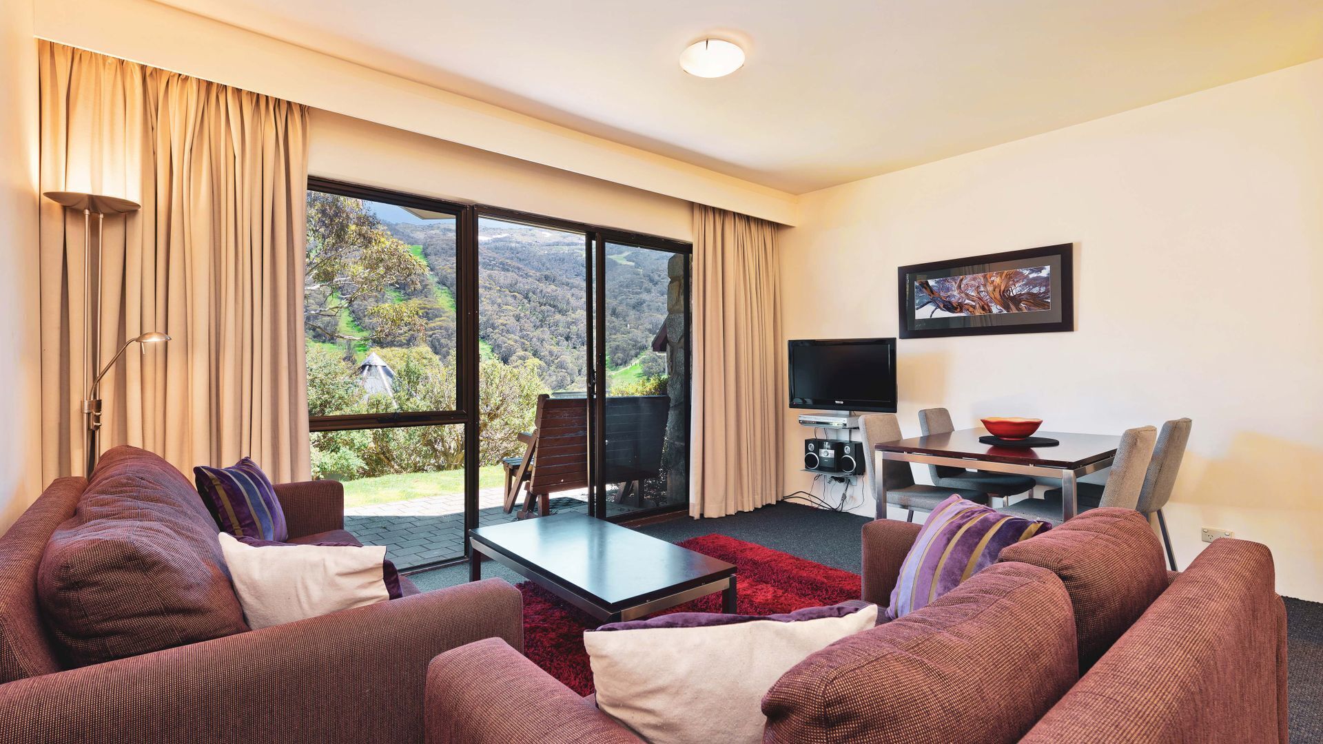 Lantern 02- Patio Apartment, nestled in the beautiful Snowy Mountains