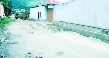 Beautiful villa walk to lake,bar and restaurant
