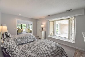 3 habitaciones, tabla de planchar con plancha, internet y ropa de cama 