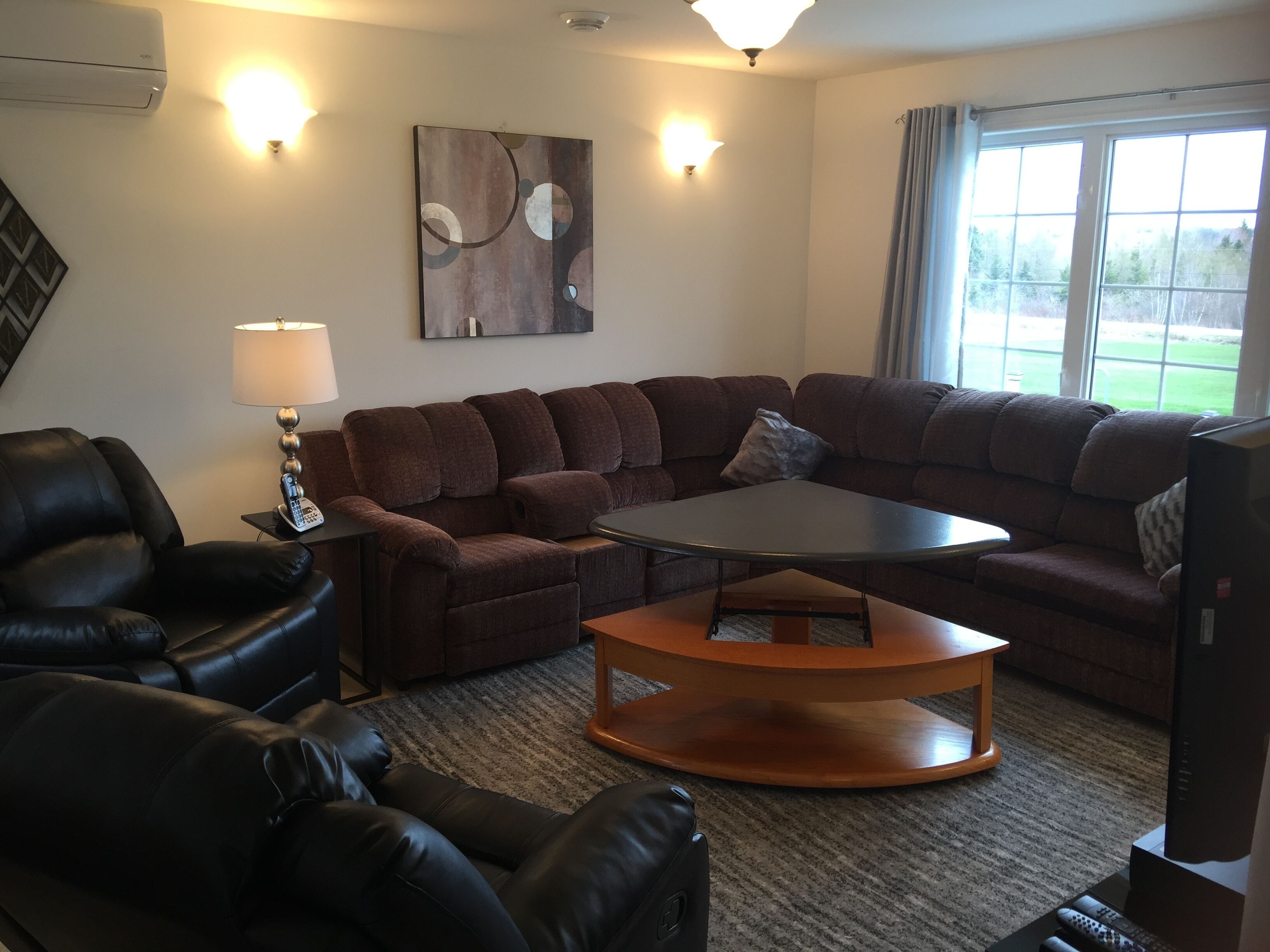 Smart TV, reproductor de DVD, libros, parlantes smart