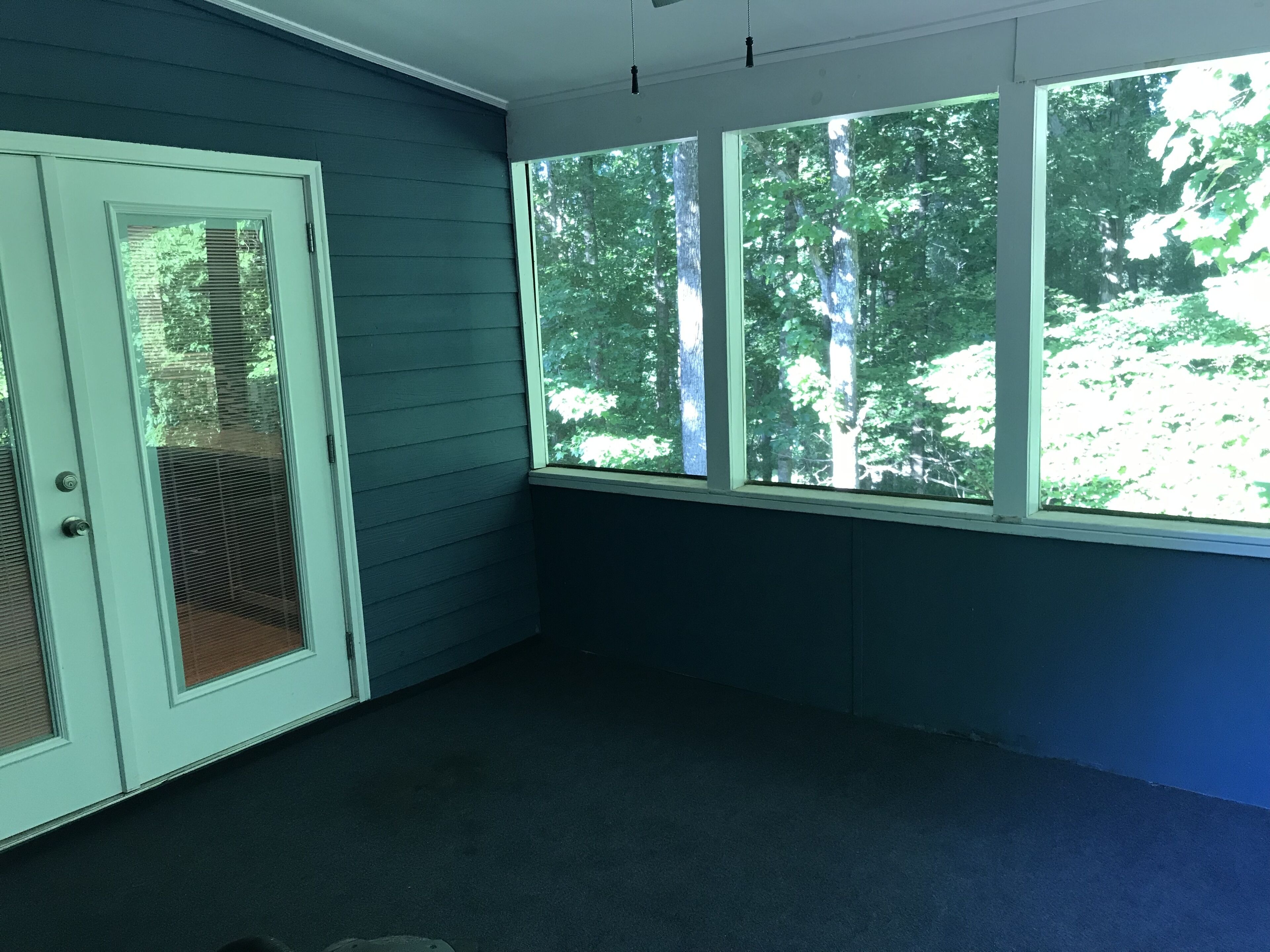 Screened in porch on main level