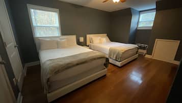 5 bedrooms, iron/ironing board, free WiFi, bed sheets