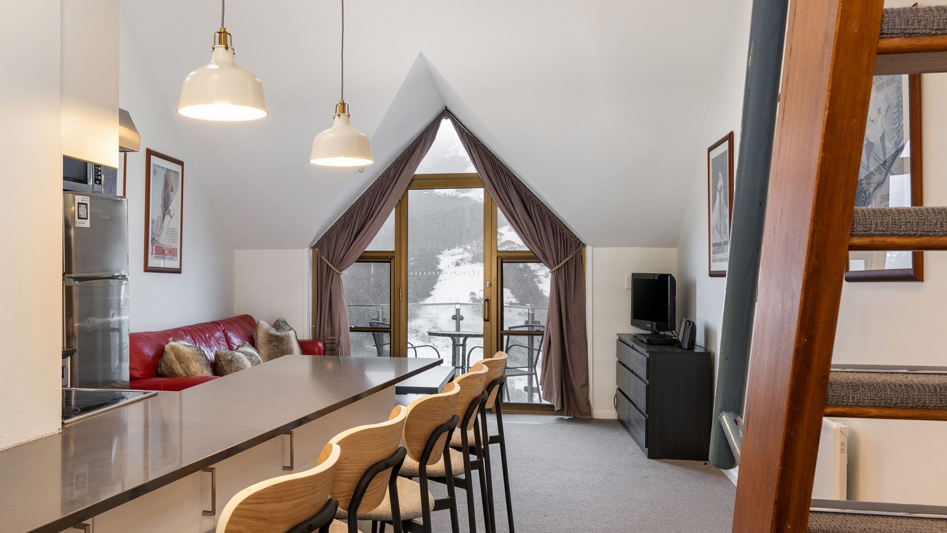 Lantern 32-Loft  Apartment, nestled in the Snowy Mountains.