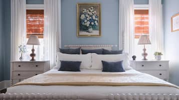 2 bedrooms, desk, iron/ironing board, travel crib