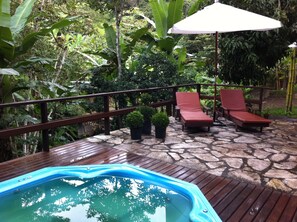 Bain à remous extérieur