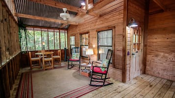 The Tree House Cabin | Terrace/patio
