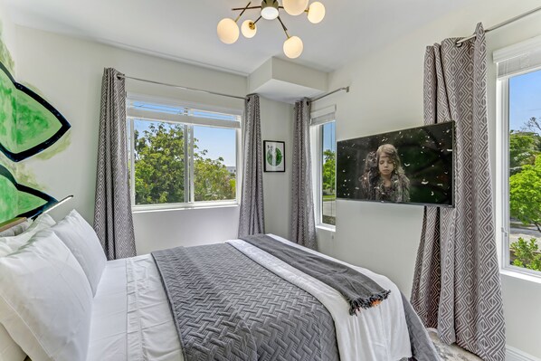 2 habitaciones y espacio para trabajar con laptop 