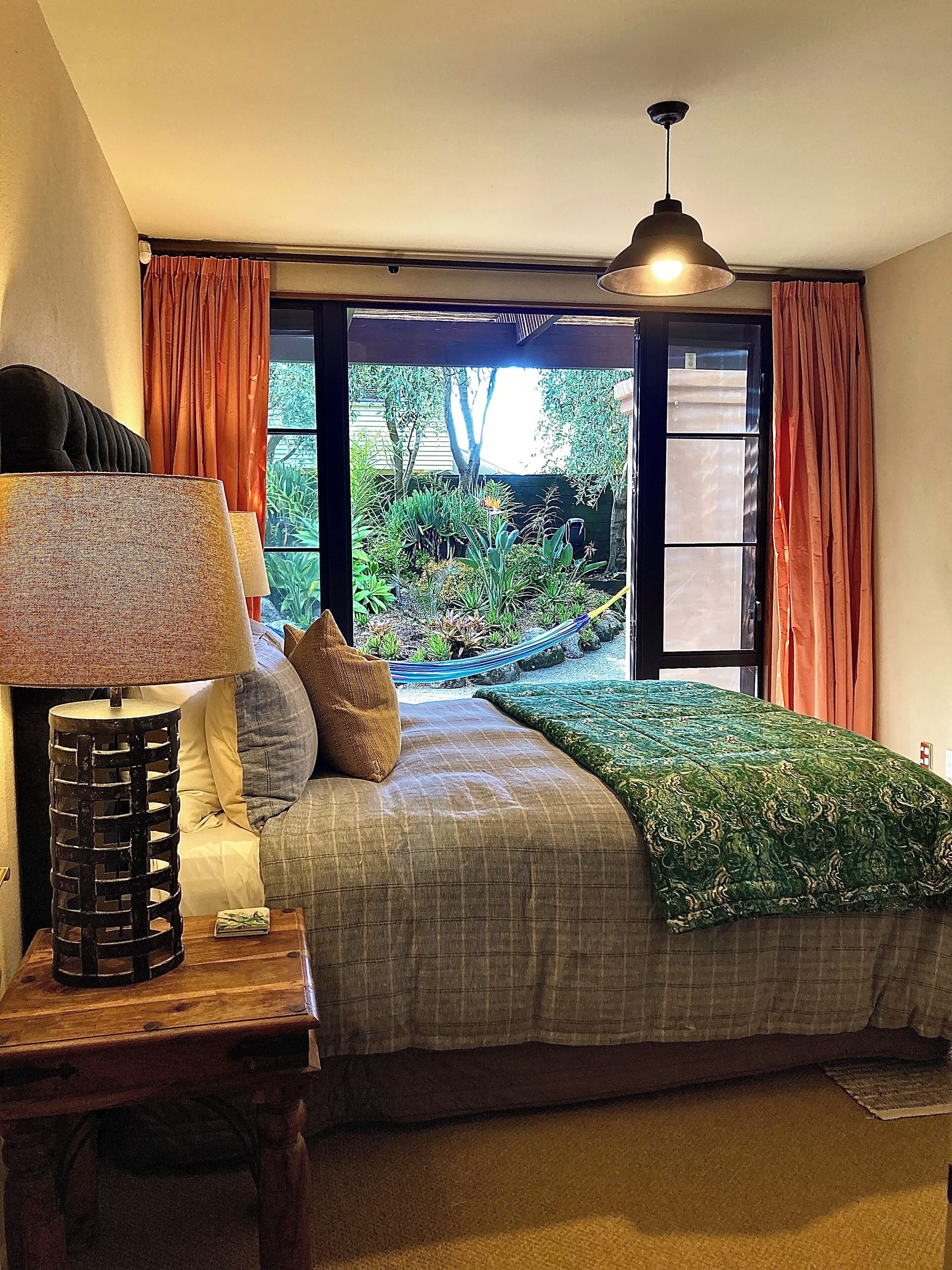5 bedrooms, in-room safe, desk, iron/ironing board