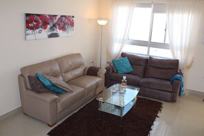 Flat-screen TV - Mellieħa Malta
Modern 2 bedroom Penthouse Apartment (Mellieha)