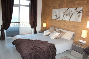 3 quartos, cofres nos quartos, ferros/tábuas de passar roupa