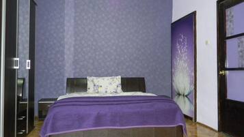 1 quarto, ferros/tábuas de passar roupa, acesso à internet