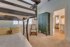 5 habitaciones, tabla de planchar con plancha, internet y ropa de cama 