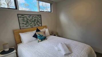 3 dormitoris, planxa i posts de planxar, wifi gratuïta i roba de llit