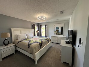 7 habitaciones, tabla de planchar con plancha, wifi y ropa de cama 