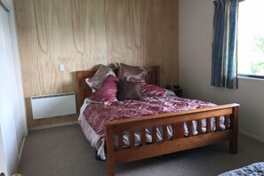 2 dormitorios, tabla de planchar con plancha, wifi gratis y ropa de cama